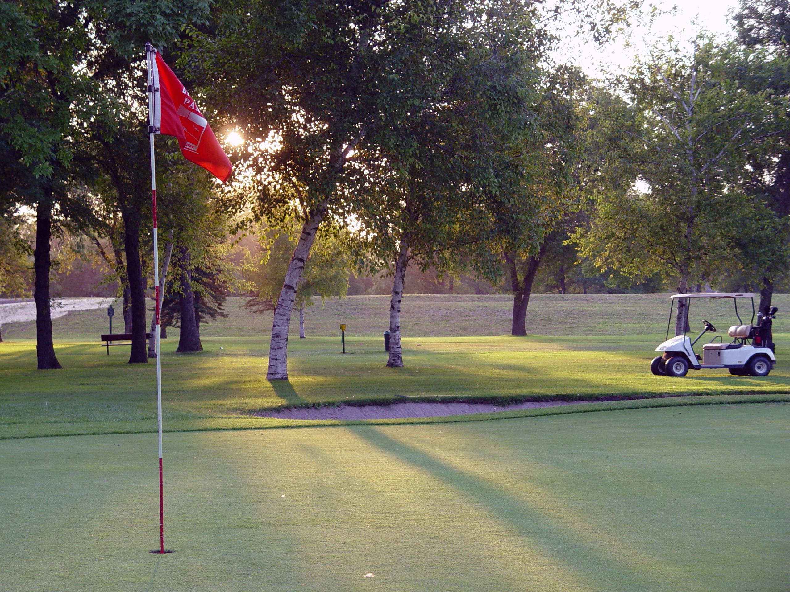 golf-course-grand-forks-lincoln Lincoln Golf Course in Grand Forks at dusk.