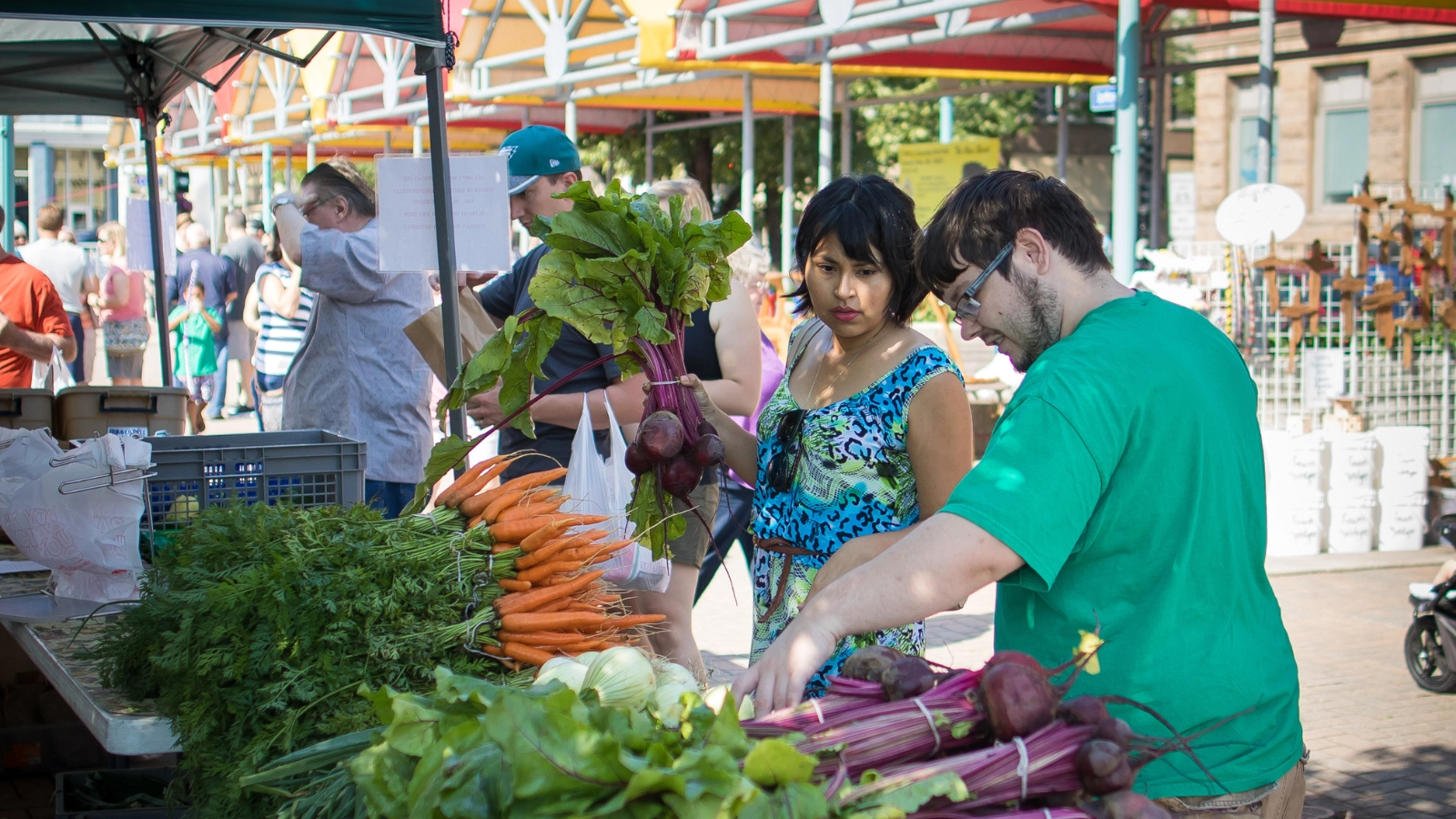 town-square-farmers-market-grand-forks-veggies Fresh produce at Town Square Farmer's Market in Grand Forks.