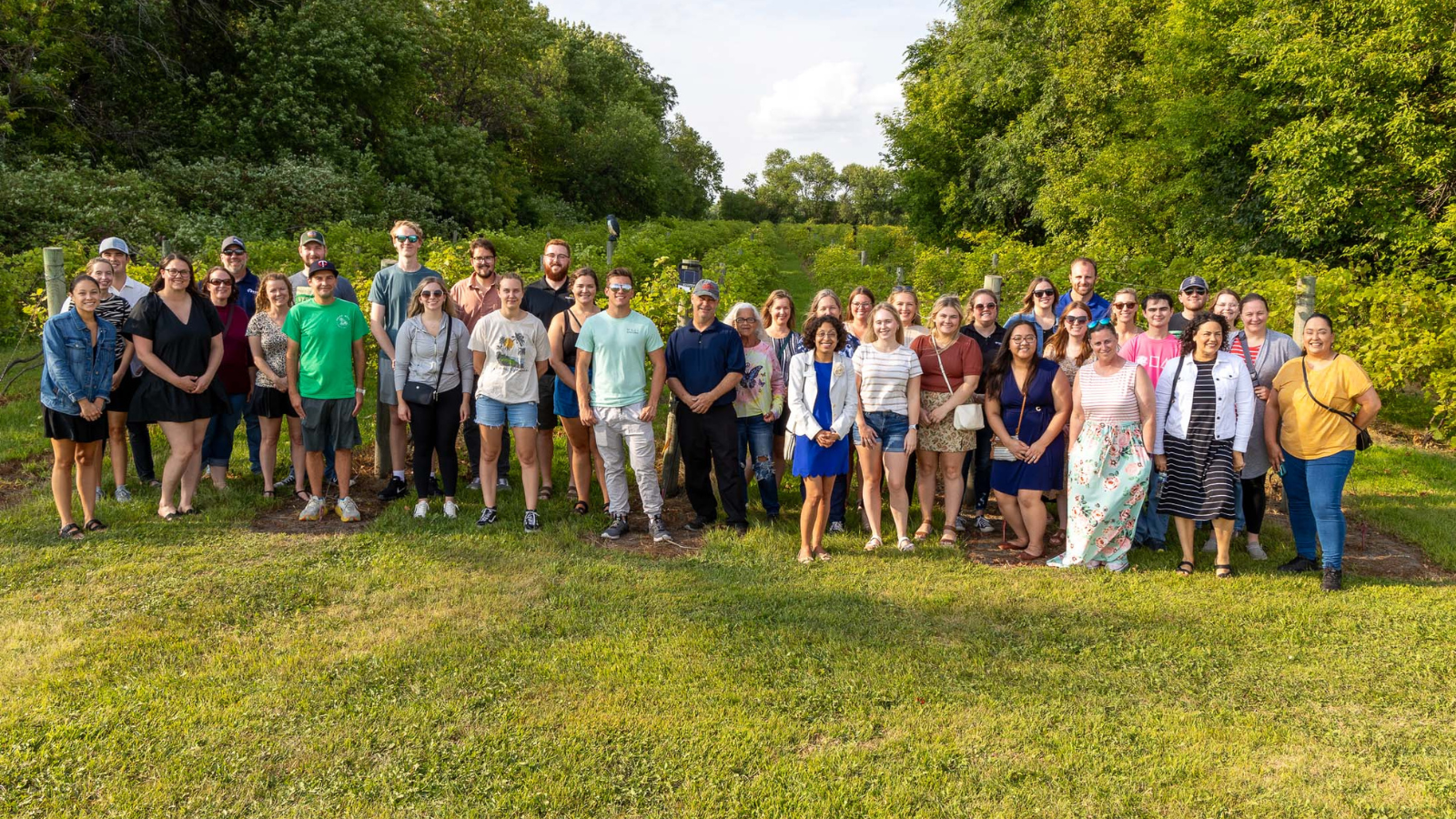 GGFYP Group Photo Group photo of ggfyp grape vineyard