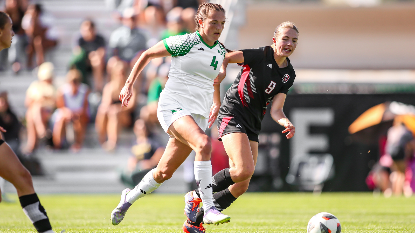 UND Women's Soccer UND Women's soccer team plays a game